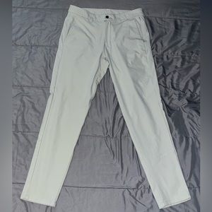 Men’s Lululemon Commission Slim Fit Pant